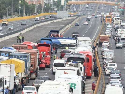  Pasajero mata a asaltante sobre la autopista México-Puebla