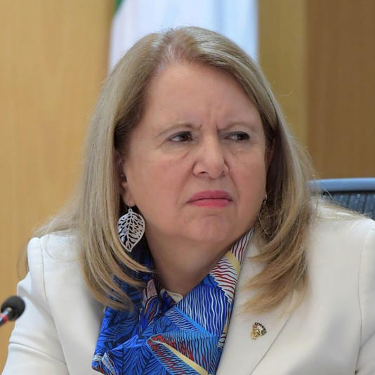  Loretta deja sin calzones la reforma